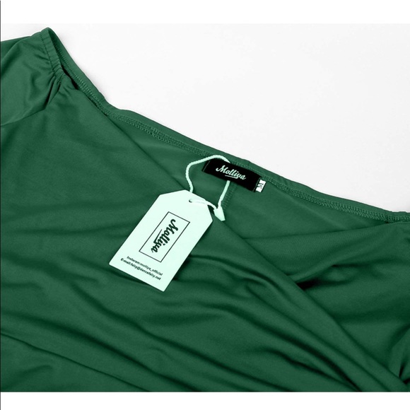 Green off shoulder maternity dress - Picture 5 of 10